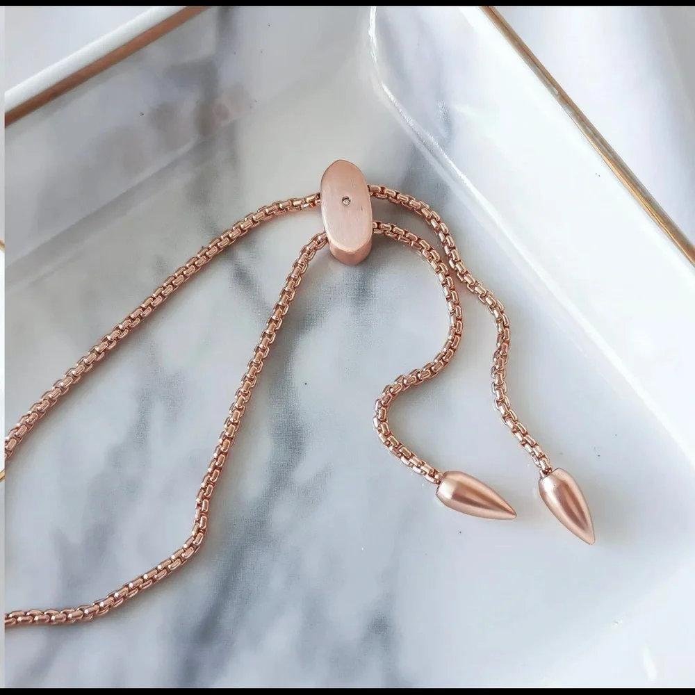 🔥🔥 Authentic The Deanne Set Necklace and Hoop Earrings Set in Rose Gold